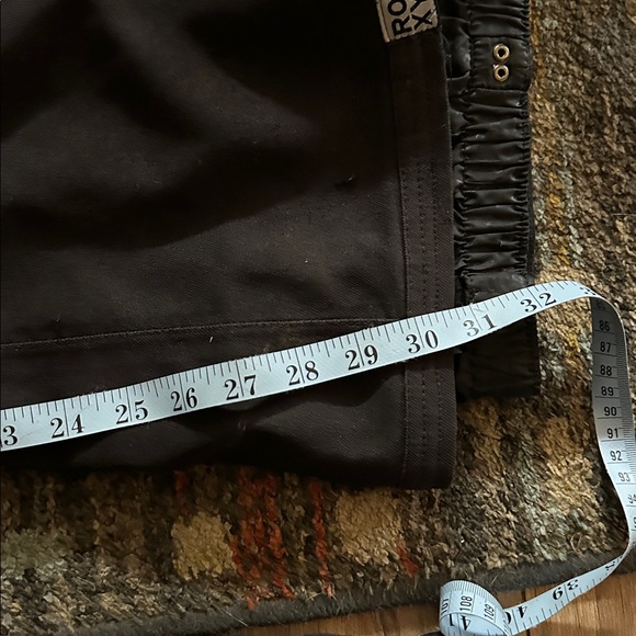 Roxy Snowpants - Picture 8 of 8